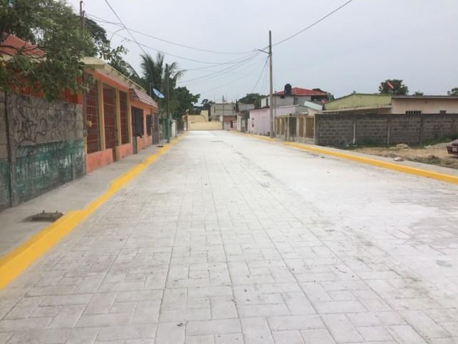 Calle terminada en concreto hidráulico